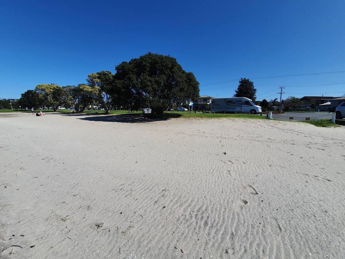 Tauranga - Big, Beautiful Villa On The Water! Bagian luar foto