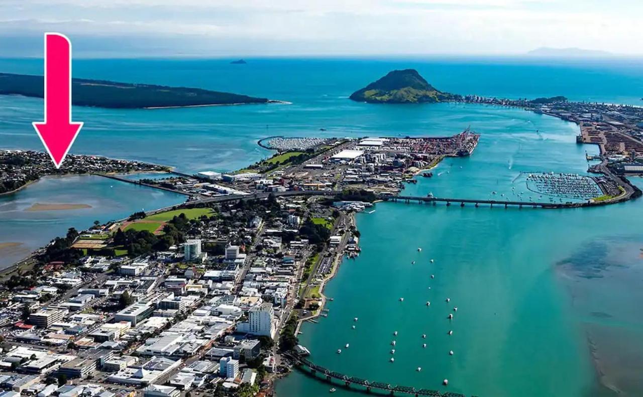 Tauranga - Big, Beautiful Villa On The Water! Bagian luar foto